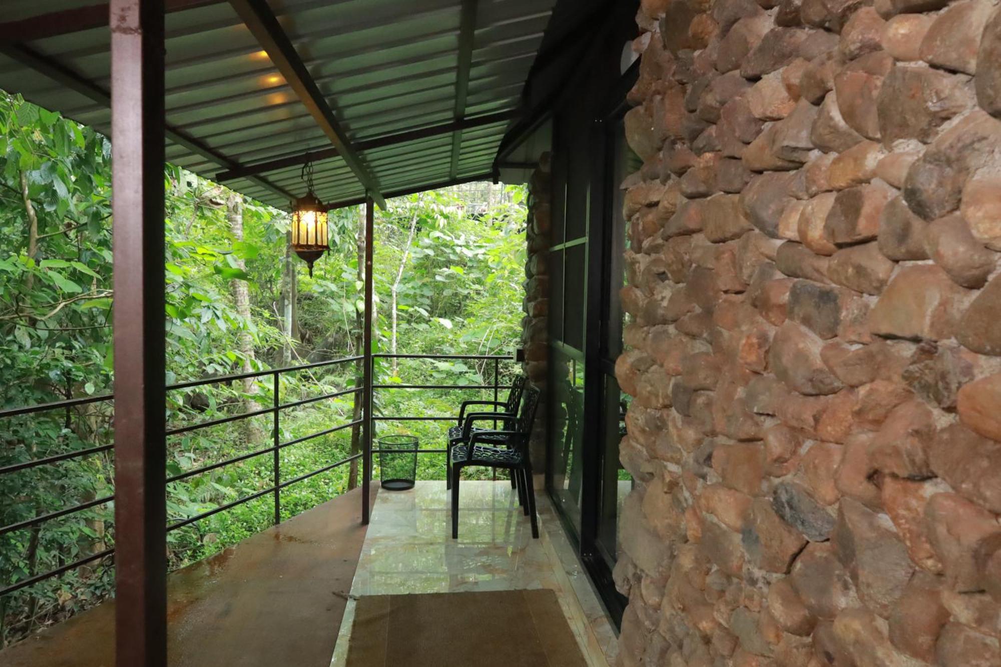 Holistic Stay Eco-Resort & Ayurvedic Retreat Paithalmala Екстериор снимка